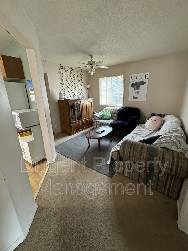 Photo du bâtiment - 1241 Huntington Cir