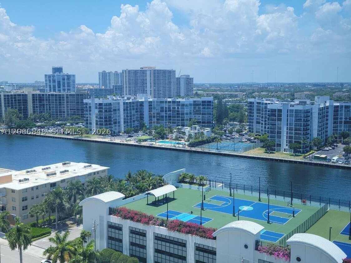 Foto del edificio - 2501 S Ocean Dr
