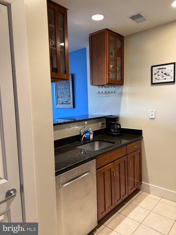 Foto del edificio - 1200 N Hartford St