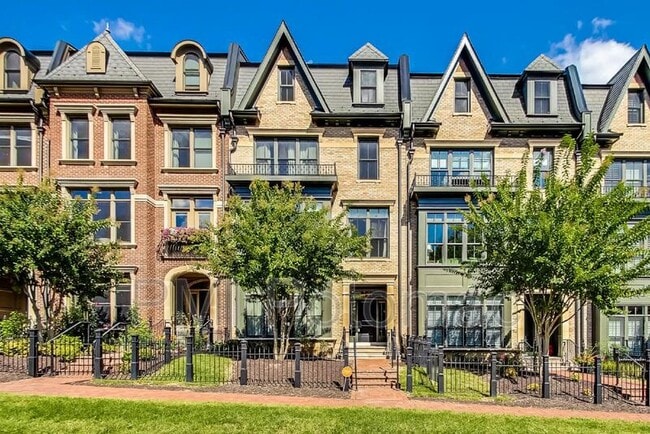 Foto del edificio - 10821 Symphony Park Dr