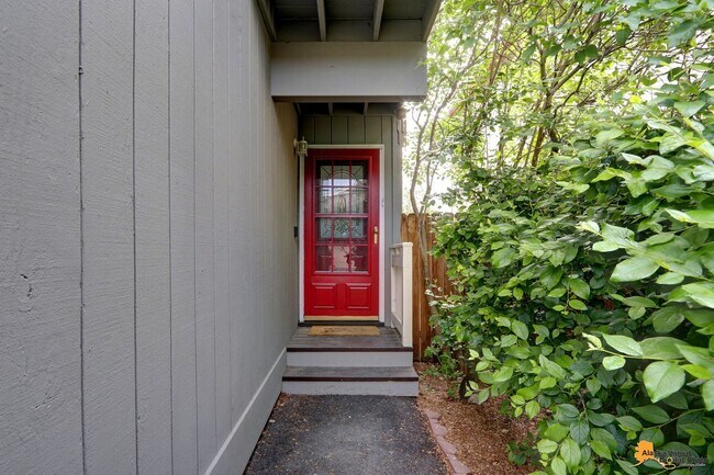 Foto del edificio - COMING SOON! Rare Find! East Anchorage Home! Military Discount Available!