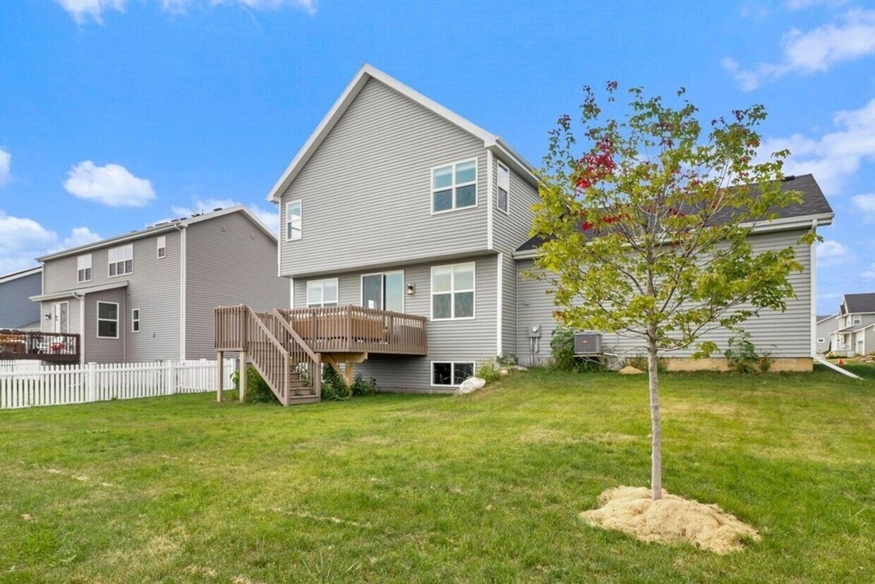 Primary Photo - Charming 4BR House in Madison with pond view!