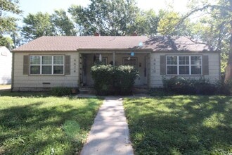 Building Photo - 4414 S Parkway Dr