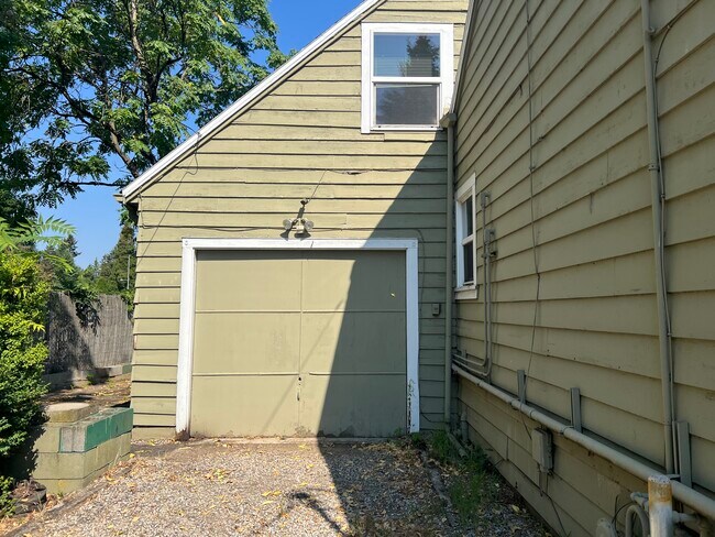 Foto del edificio - Spacious 2 Bed/ 1 Bath House For Rent!