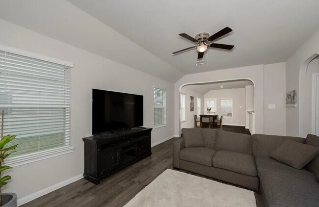 Building Photo - 994 Rice Dr