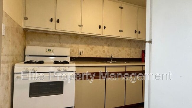 Foto del edificio - 2727 Santa Fe Dr