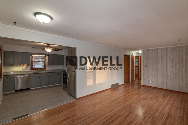 Building Photo - 4 Bedroom Home In Elton Hills Neighborhood!