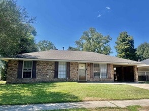 Building Photo - 2141 Shady Oaks Dr
