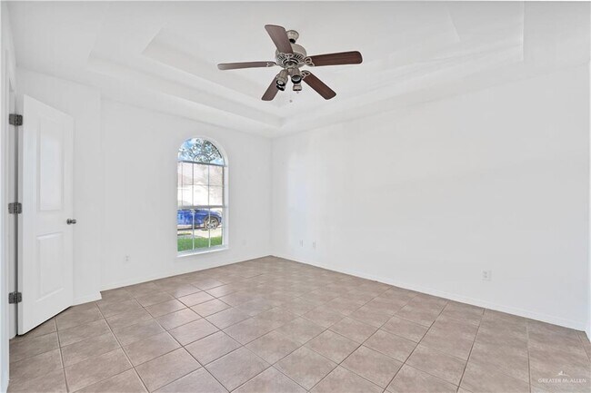 Building Photo - 3600 Sheraton Ave