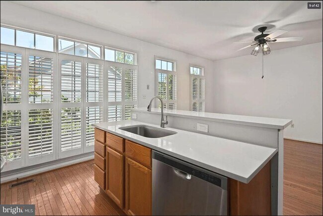 Building Photo - 5394 Chieftain Cir