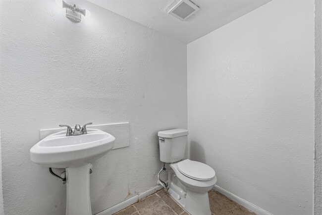 Building Photo - 12054 Beechnut St