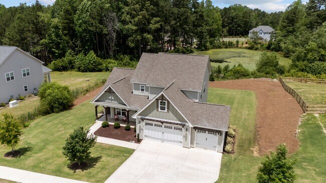 Building Photo - 130 Amelia Dr