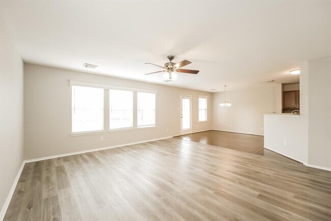 Foto del edificio - 18219 Misty Jade Ln