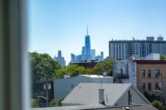 Building Photo - 517 7th St