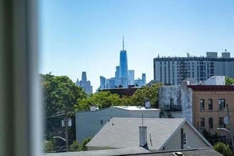 Building Photo - 517 7th St