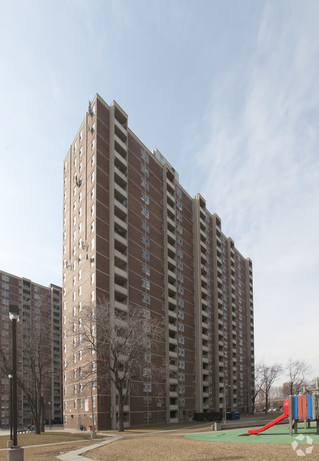 Photo du bâtiment - Jane Falstaff Towers I, II, III