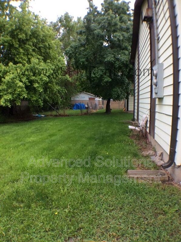 Building Photo - 3359 S Edison St
