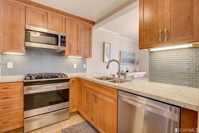 Foto del edificio - San Francisco Living at Its Finest 1BR/1BA w/ Parking & In-Unit Laundry