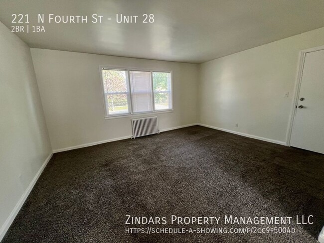 Foto del edificio - Newly Renovated 2 Bedroom 1 Bathroom Apart...