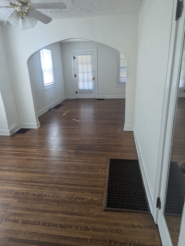 Foto del edificio - 6039 N College Ave