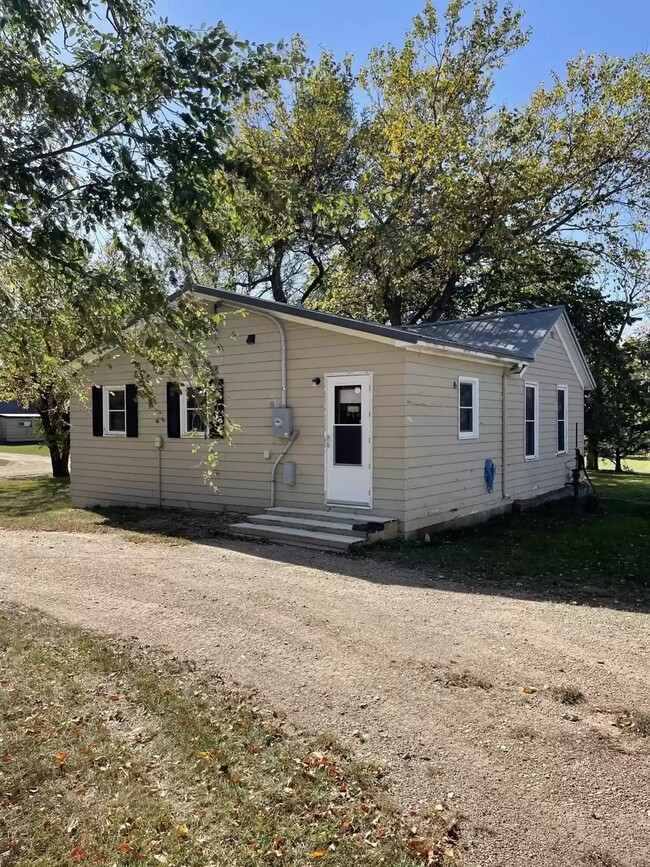 exterior house east entry and north side - 414 W Main St