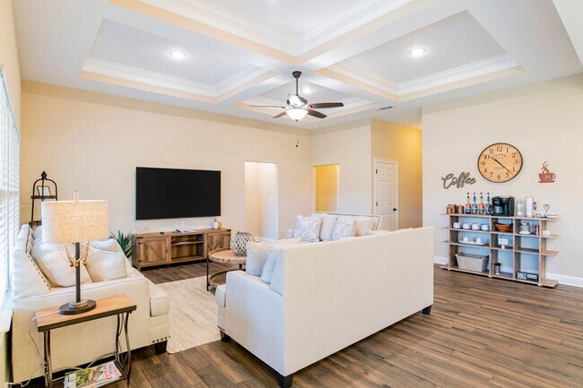 Building Photo - Furnished Newly Built Home