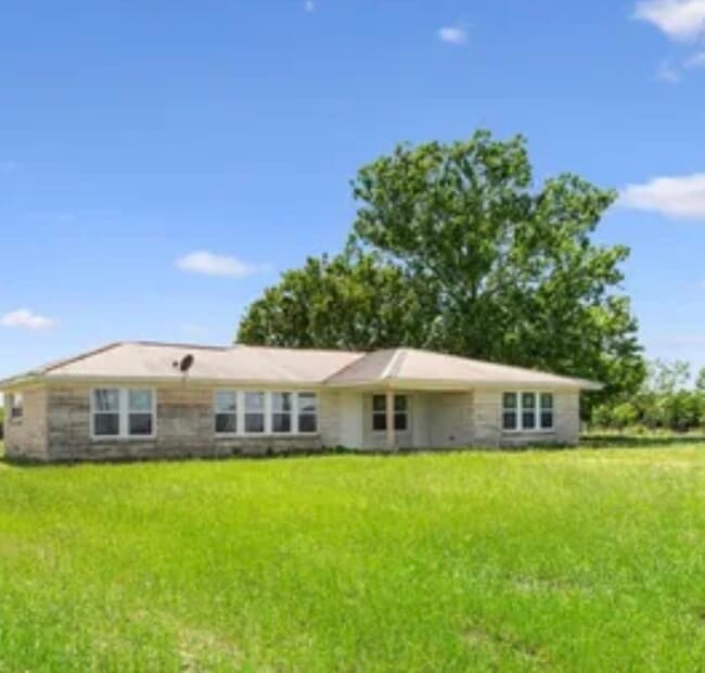 Building Photo - 2045 FM 1245 W