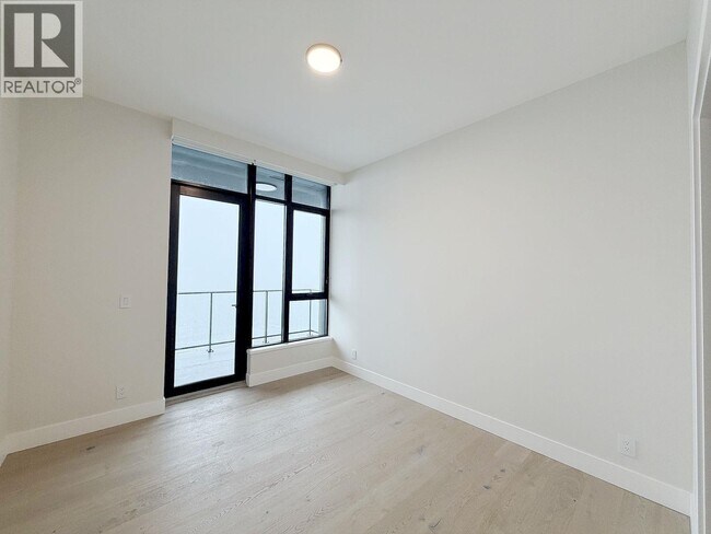 Photo du bâtiment - 4190 Lougheed Hwy.