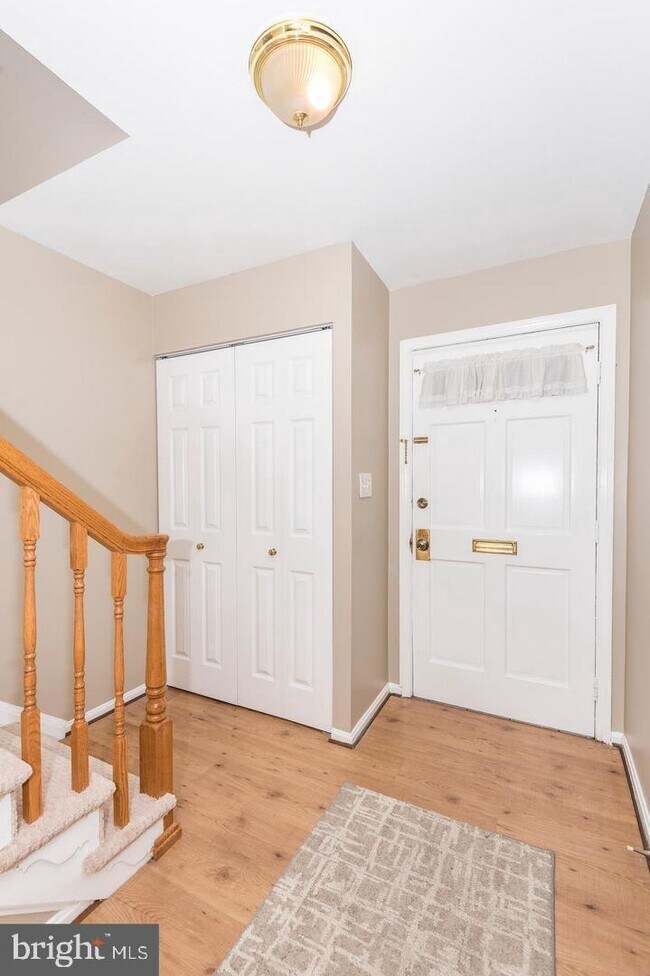 Foto del edificio - 7704 Lakecrest Dr