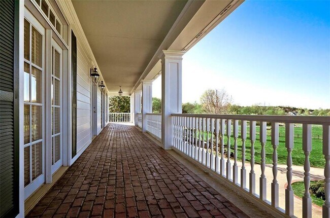 Foto del edificio - 1501 N Starr Dr