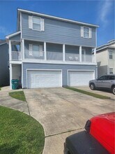 Building Photo - 870 Marina Dr