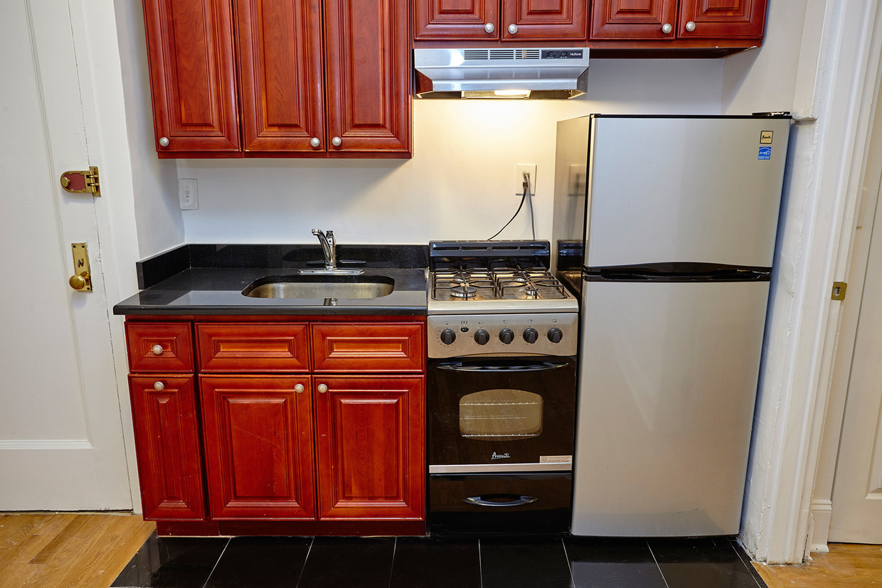 Foto principal - 167 Thompson St