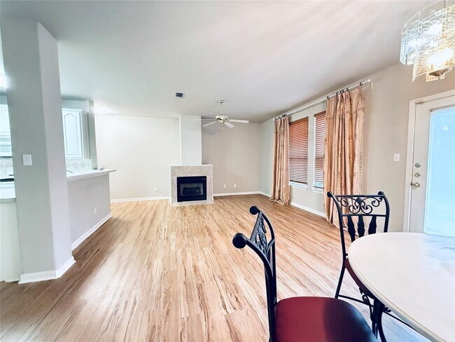 Building Photo - 2100 Pipers Field Dr