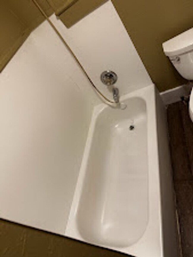 Foto del edificio - MOVE IN SPECIAL!! FIRST MONTH FREE!