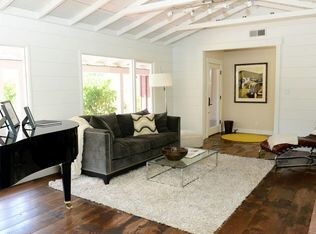 Foto del edificio - 139 Deer Hollow Rd