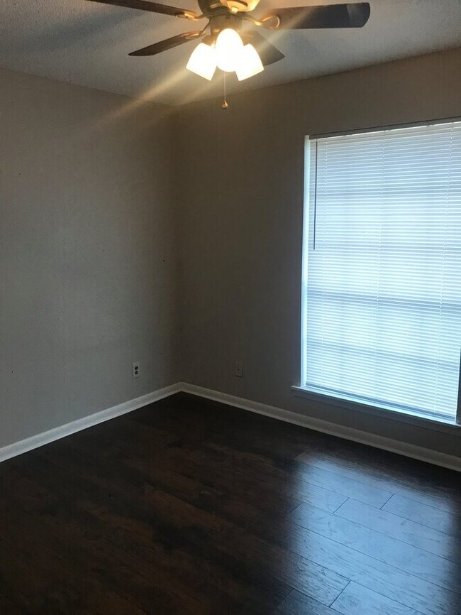 Building Photo - NEWLY REMODELED WEST SHREVEPORT HOME
