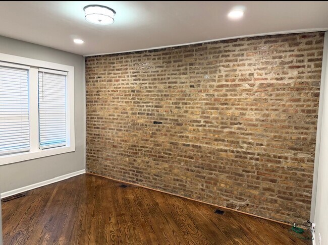 Foto del edificio - 2026 N Winchester Ave