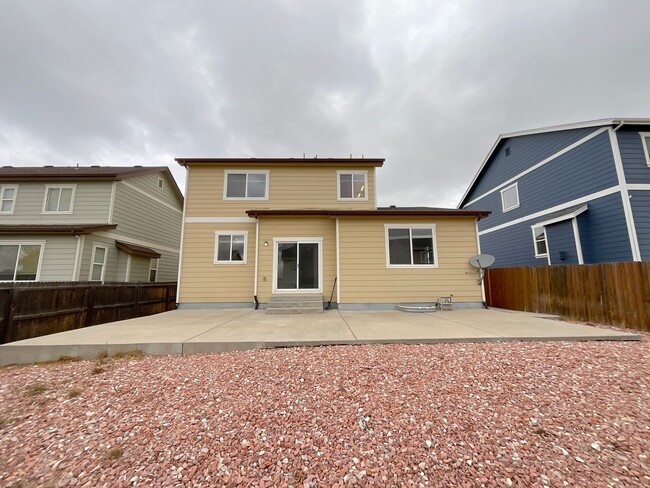Foto del edificio - 4 Bedroom Home Available Near Black Forest...