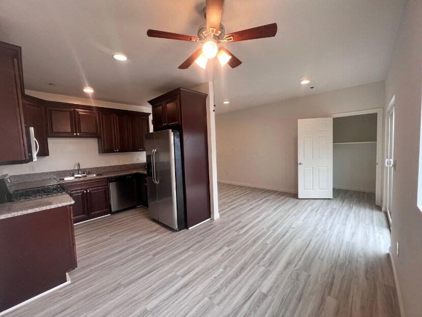 6827 Simpson Ave Unit 3, Los Angeles, CA 91605 Room for Rent in Los