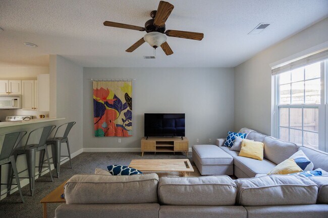 Foto del edificio - 3 bedroom fully furnished home, Pet Friendly Johns Island, Charleston