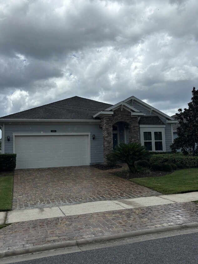 Foto principal - Coming Soon - 4 Bedroom Home with Office i...