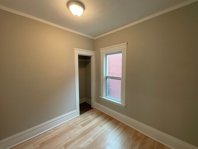 Foto del edificio - 3221 Poe Avenue