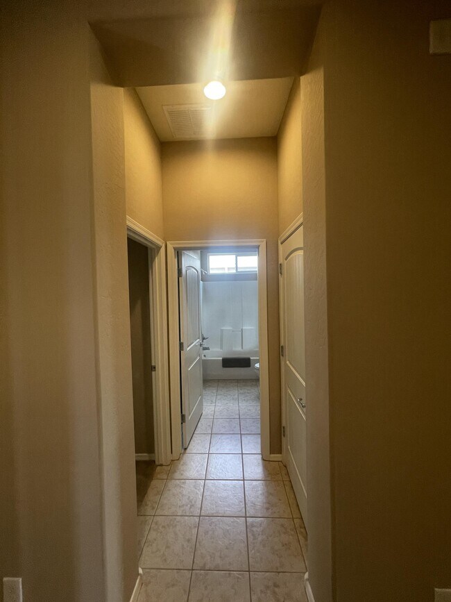 Foto del edificio - 946 N Diaz St