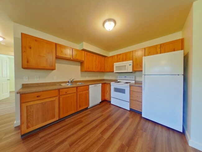Building Photo - Centrally located 2 Bedroom Apartment in Downtown Location!