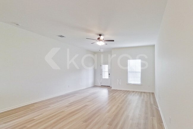 Building Photo - 101 Salvat Dr