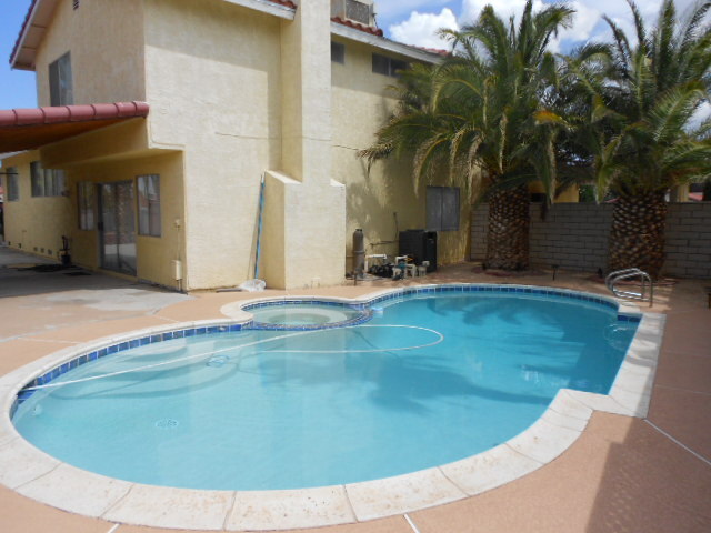 Building Photo - FOUR BEDROOM WITH POOL AND SPA ON A CUL-DE...