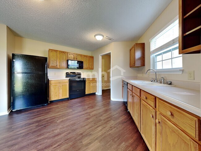 Foto del edificio - 8330 S Rising Sun Dr