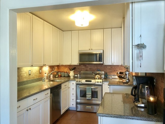 Foto del edificio - 1240 Little Bay Ave