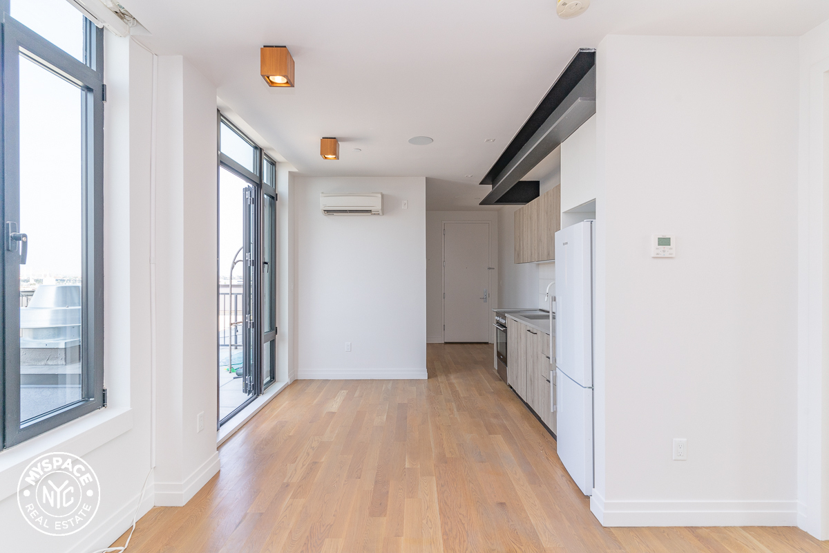 Primary Photo - 258 Knickerbocker Ave