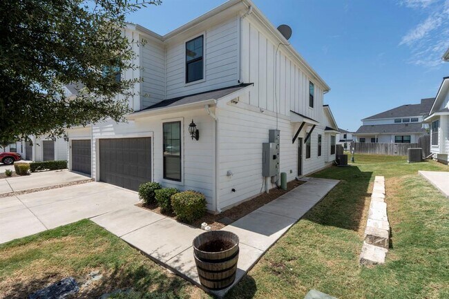 Foto del edificio - 252 Fieldwood Dr